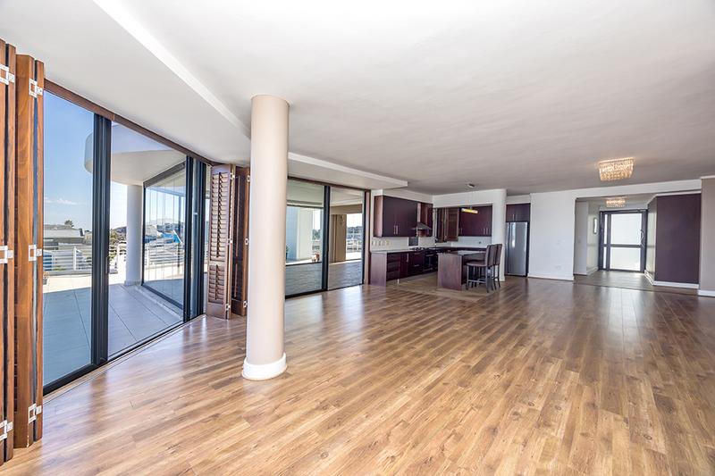 3 Bedroom Property for Sale in Bloubergstrand Western Cape